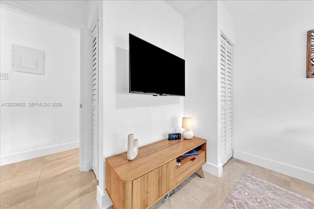 813 NE 17th Street, Fort Lauderdale, FL 33305