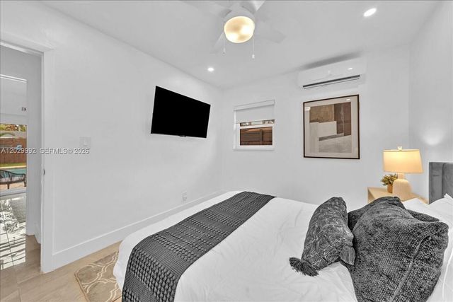 813 NE 17th Street, Fort Lauderdale, FL 33305