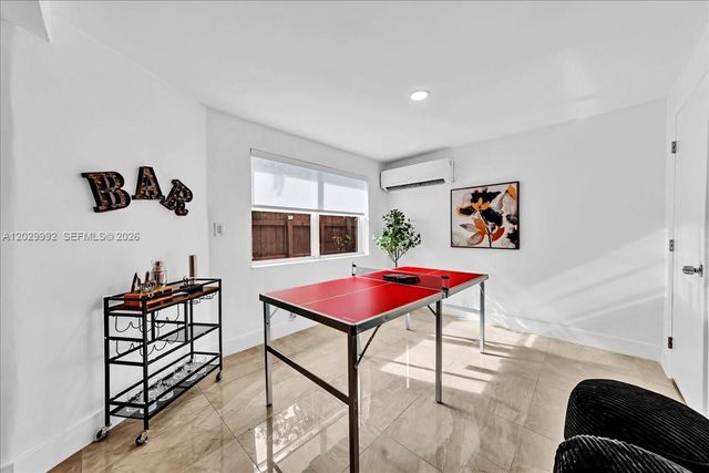 813 NE 17th Street, Fort Lauderdale, FL 33305