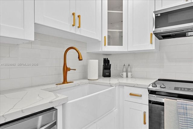813 NE 17th Street, Fort Lauderdale, FL 33305