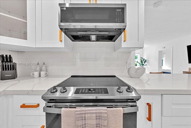 813 NE 17th Street, Fort Lauderdale, FL 33305