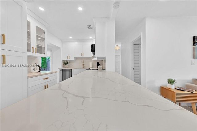 813 NE 17th Street, Fort Lauderdale, FL 33305