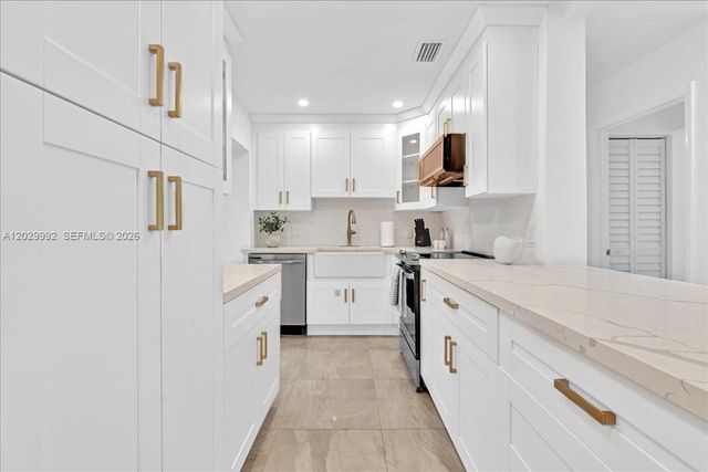 813 NE 17th Street, Fort Lauderdale, FL 33305