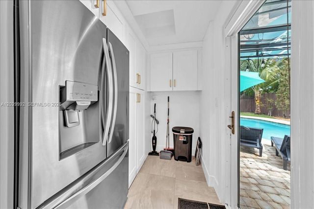 813 NE 17th Street, Fort Lauderdale, FL 33305