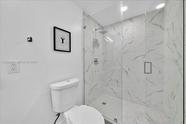 813 NE 17th Street, Fort Lauderdale, FL 33305