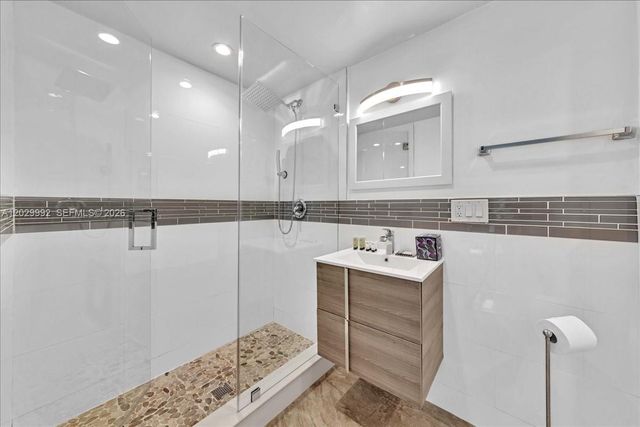 813 NE 17th Street, Fort Lauderdale, FL 33305