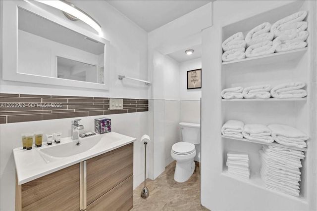 813 NE 17th Street, Fort Lauderdale, FL 33305