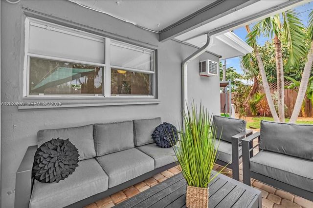 813 NE 17th Street, Fort Lauderdale, FL 33305