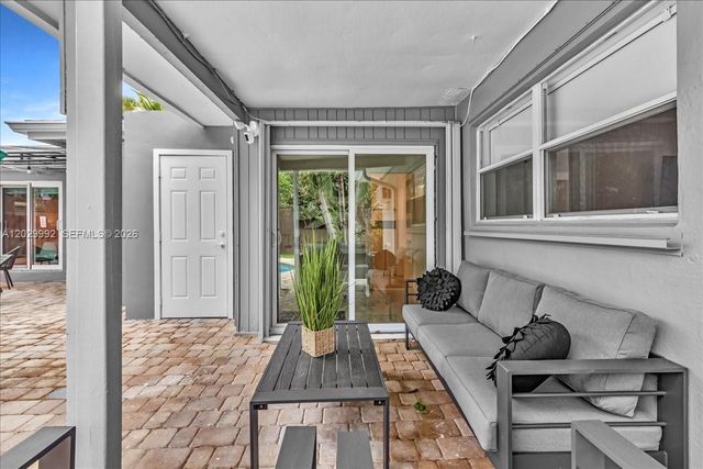 813 NE 17th Street, Fort Lauderdale, FL 33305