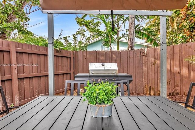 813 NE 17th Street, Fort Lauderdale, FL 33305