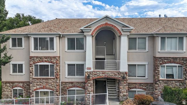 4109 S HIGHLAND DR, Holladay, UT 84124