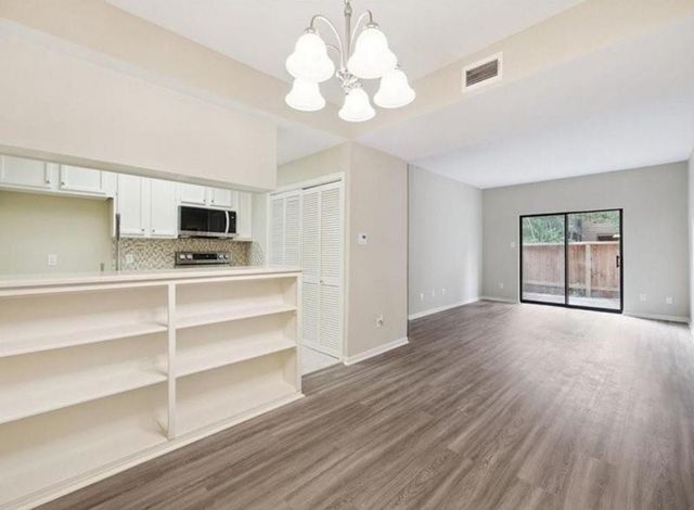 11711 Memorial Drive 371, Houston, TX 77024