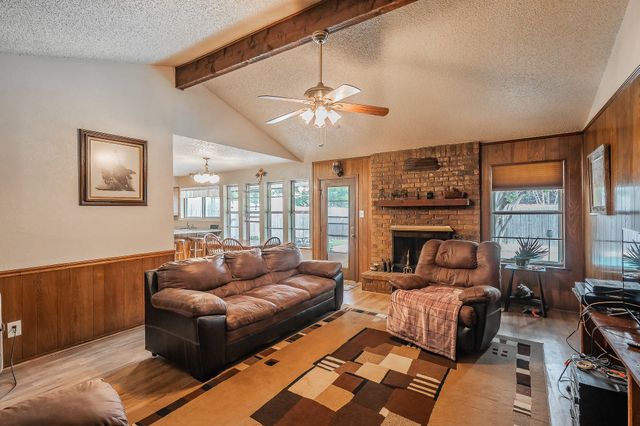 500 Emerson Drive, Euless, TX 76039