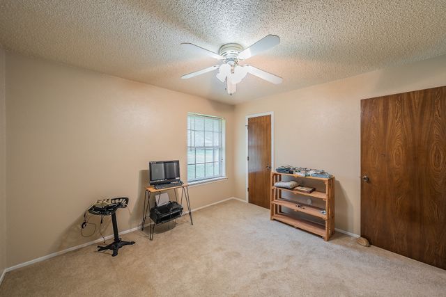 500 Emerson Drive, Euless, TX 76039
