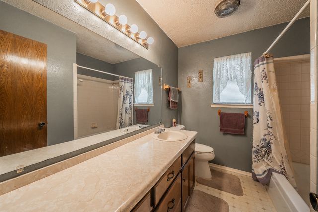 500 Emerson Drive, Euless, TX 76039