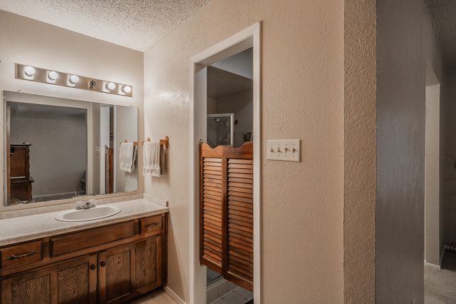 500 Emerson Drive, Euless, TX 76039