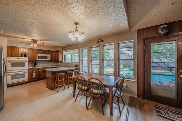 500 Emerson Drive, Euless, TX 76039