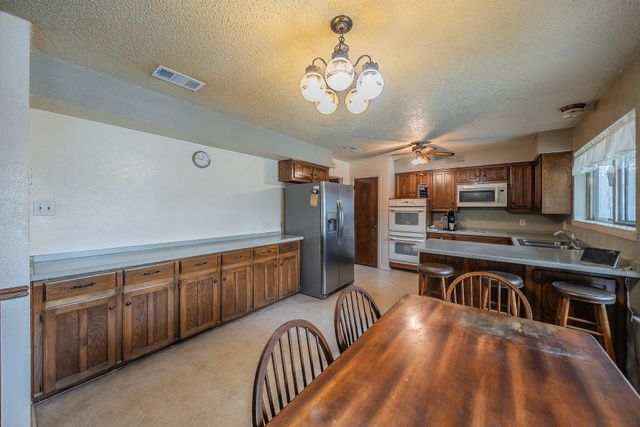 500 Emerson Drive, Euless, TX 76039