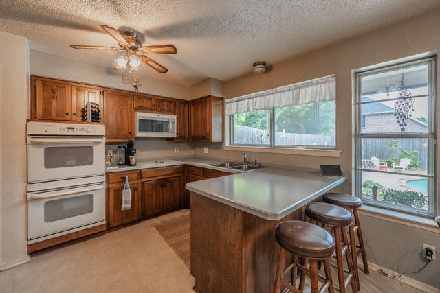 500 Emerson Drive, Euless, TX 76039