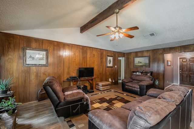 500 Emerson Drive, Euless, TX 76039
