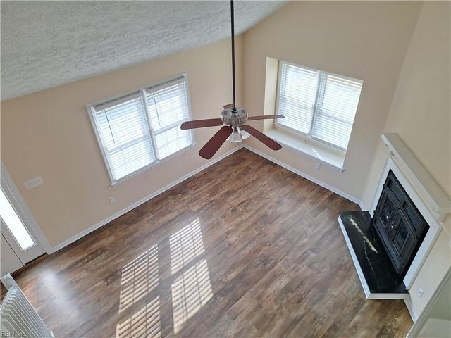 38 Parkway DR, Hampton, VA 23669