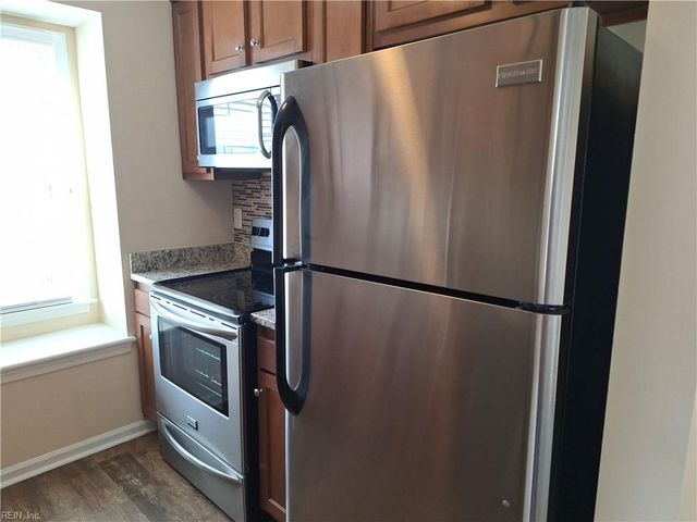 38 Parkway DR, Hampton, VA 23669