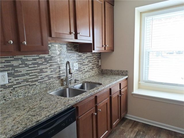 38 Parkway DR, Hampton, VA 23669