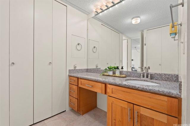 400 Hobron Lane 2211, Honolulu, HI 96815