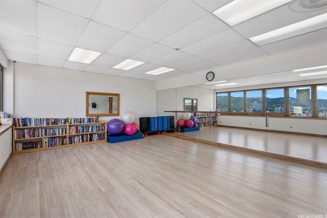 400 Hobron Lane 2211, Honolulu, HI 96815