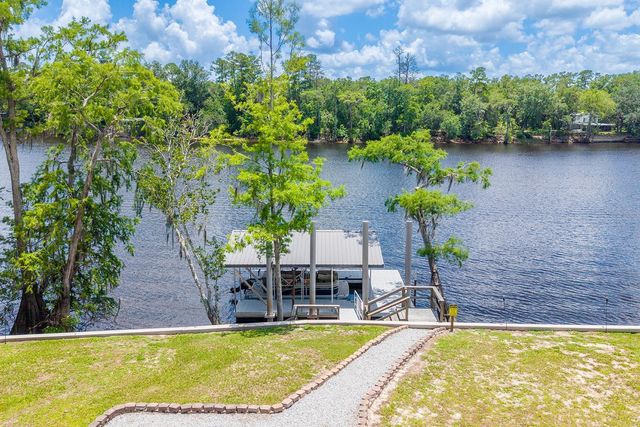 8213 RIVERVIEW ROAD, Fanning Springs, FL 32693