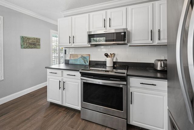 8213 RIVERVIEW ROAD, Fanning Springs, FL 32693