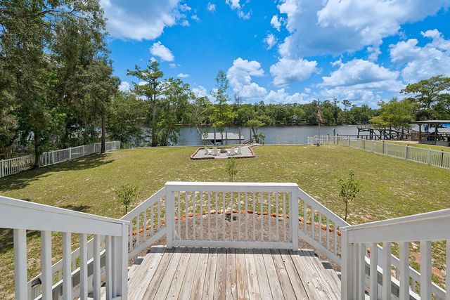 8213 RIVERVIEW ROAD, Fanning Springs, FL 32693