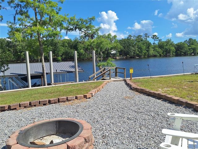 8213 RIVERVIEW ROAD, Fanning Springs, FL 32693
