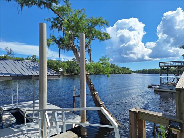 8213 RIVERVIEW ROAD, Fanning Springs, FL 32693