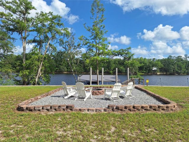 8213 RIVERVIEW ROAD, Fanning Springs, FL 32693