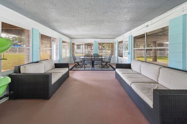 8213 RIVERVIEW ROAD, Fanning Springs, FL 32693