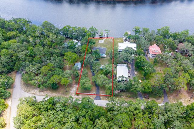 8213 RIVERVIEW ROAD, Fanning Springs, FL 32693