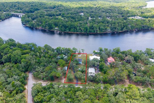 8213 RIVERVIEW ROAD, Fanning Springs, FL 32693