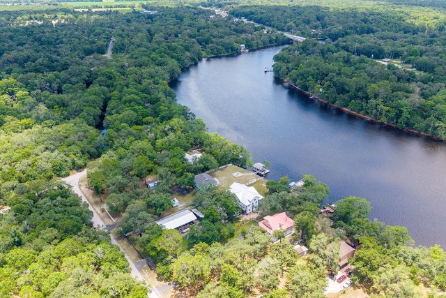 8213 RIVERVIEW ROAD, Fanning Springs, FL 32693