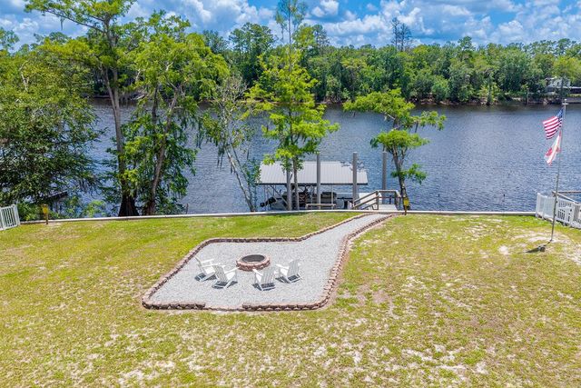 8213 RIVERVIEW ROAD, Fanning Springs, FL 32693