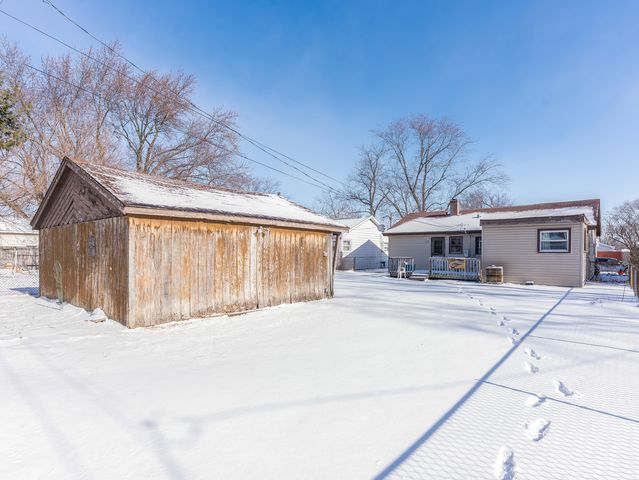 8736 S 51st Avenue, Oak Lawn, IL 60453