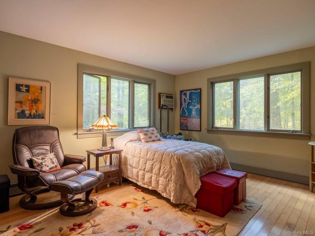 9 Watch Hill Road, New Paltz, NY 12561