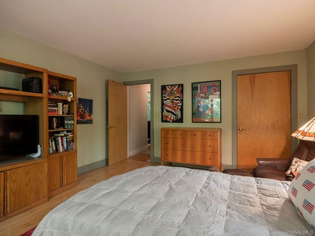 9 Watch Hill Road, New Paltz, NY 12561