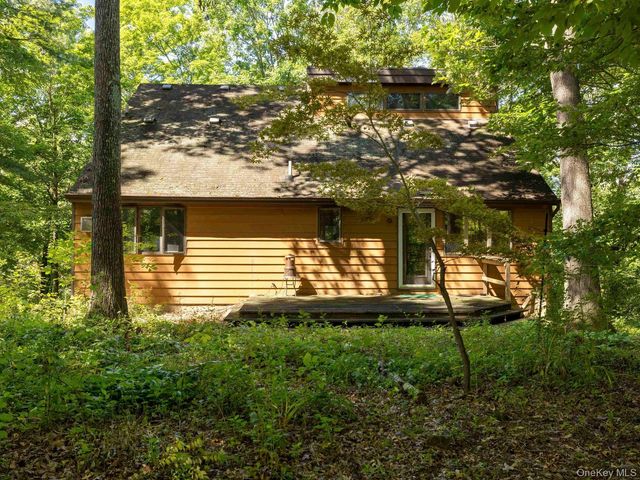 9 Watch Hill Road, New Paltz, NY 12561