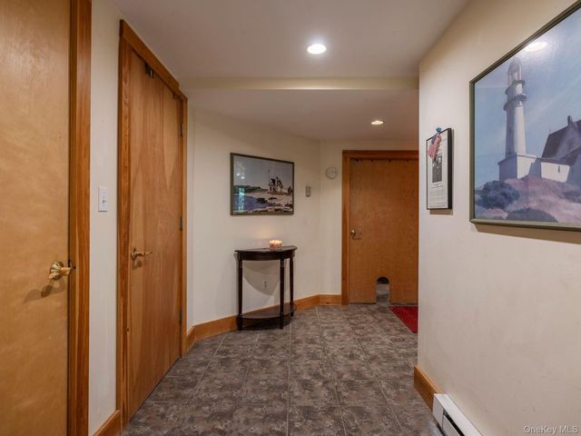 9 Watch Hill Road, New Paltz, NY 12561