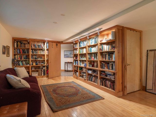 9 Watch Hill Road, New Paltz, NY 12561