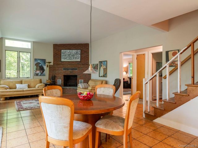9 Watch Hill Road, New Paltz, NY 12561