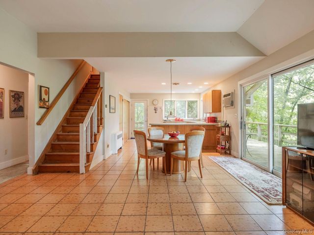 9 Watch Hill Road, New Paltz, NY 12561