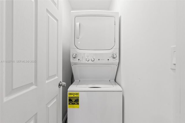 317 N 31st Ave, Hollywood, FL 33021