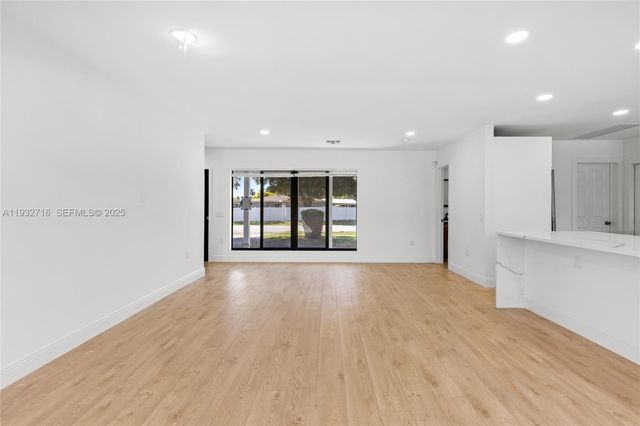 317 N 31st Ave, Hollywood, FL 33021